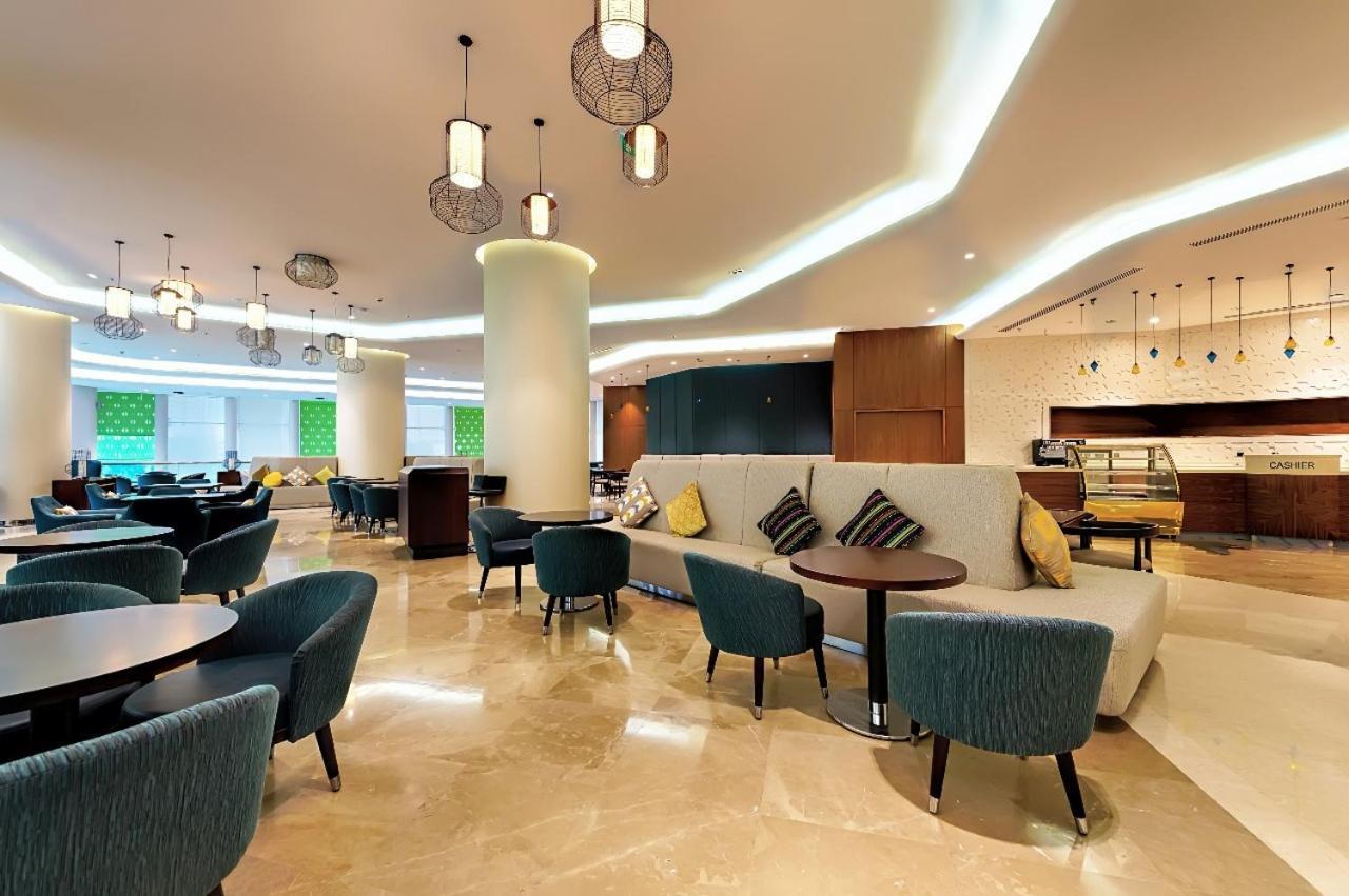 Holiday Suites Al Azizia Mekka Exteriör bild The hotel's lobby